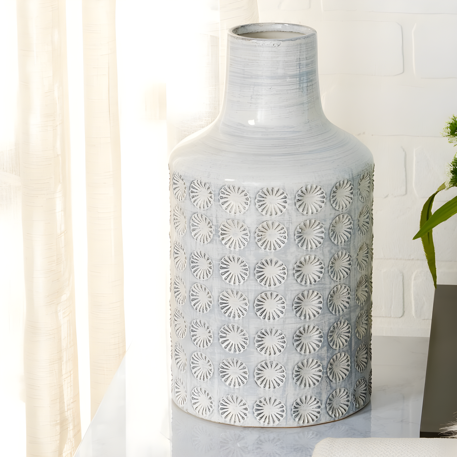 CosmoLiving by Cosmopolitan Porcelain Ceramic Floral Decorative Vase