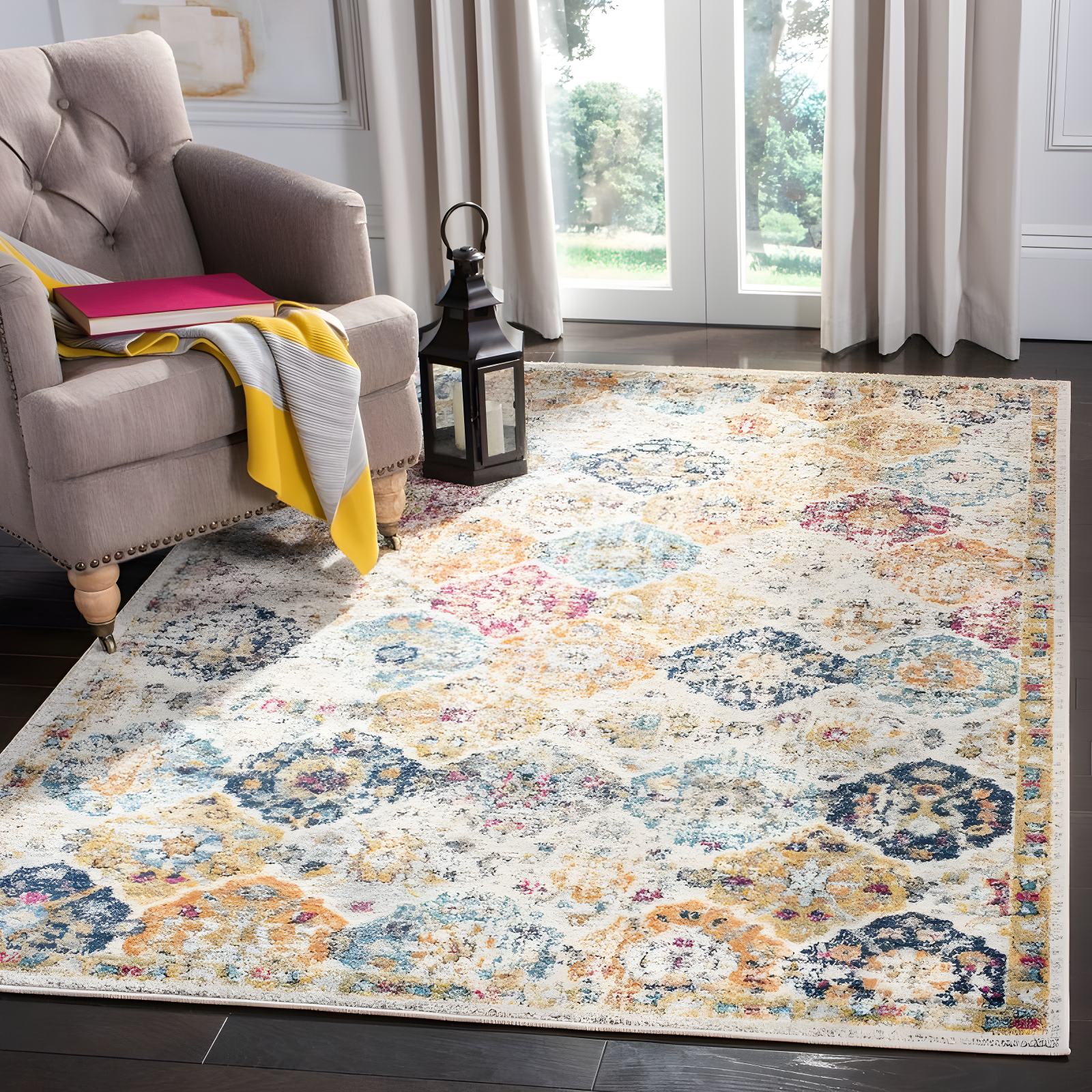 Madison MAD611 Power Loomed Indoor Area Rug - Cream/Multi - 4'x6' - Safavieh