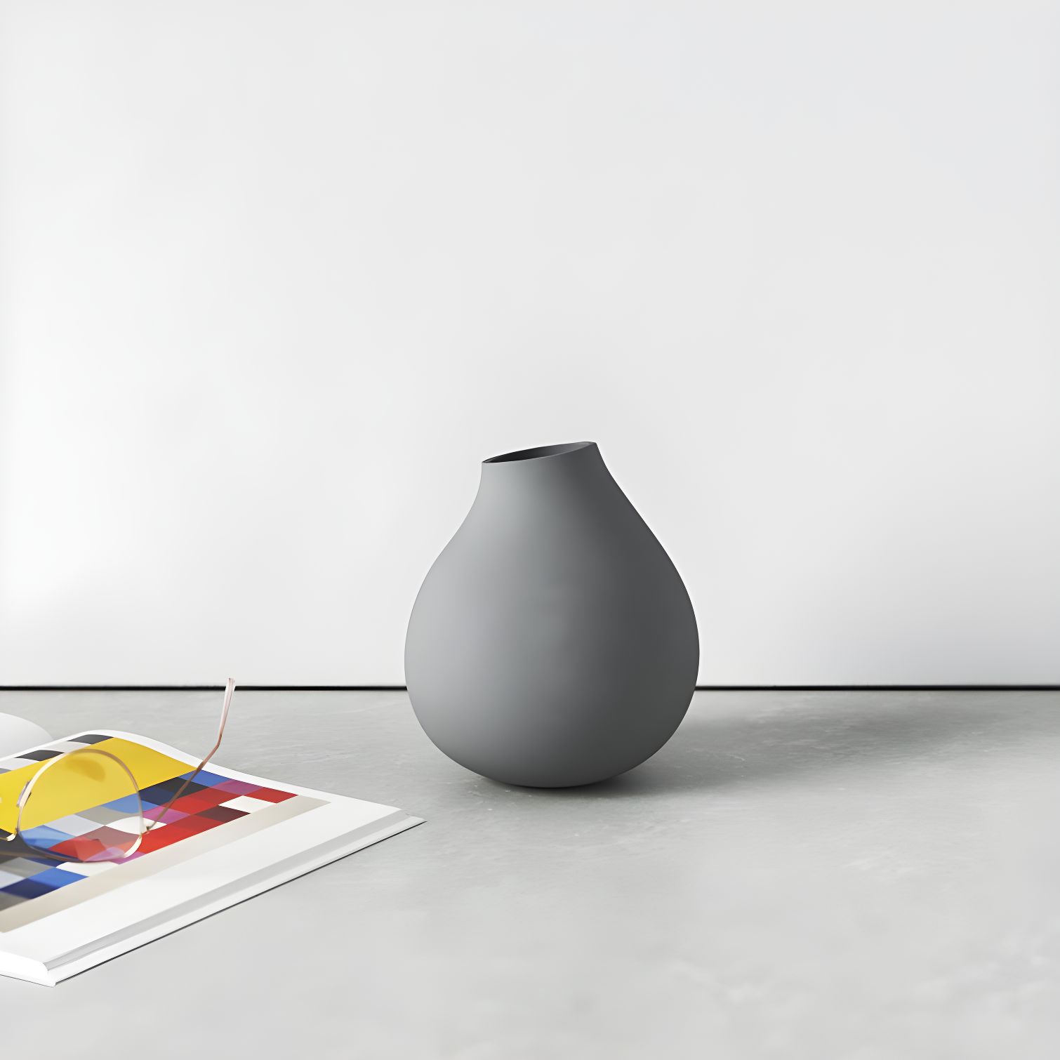 NONA Porcelain Table Vase