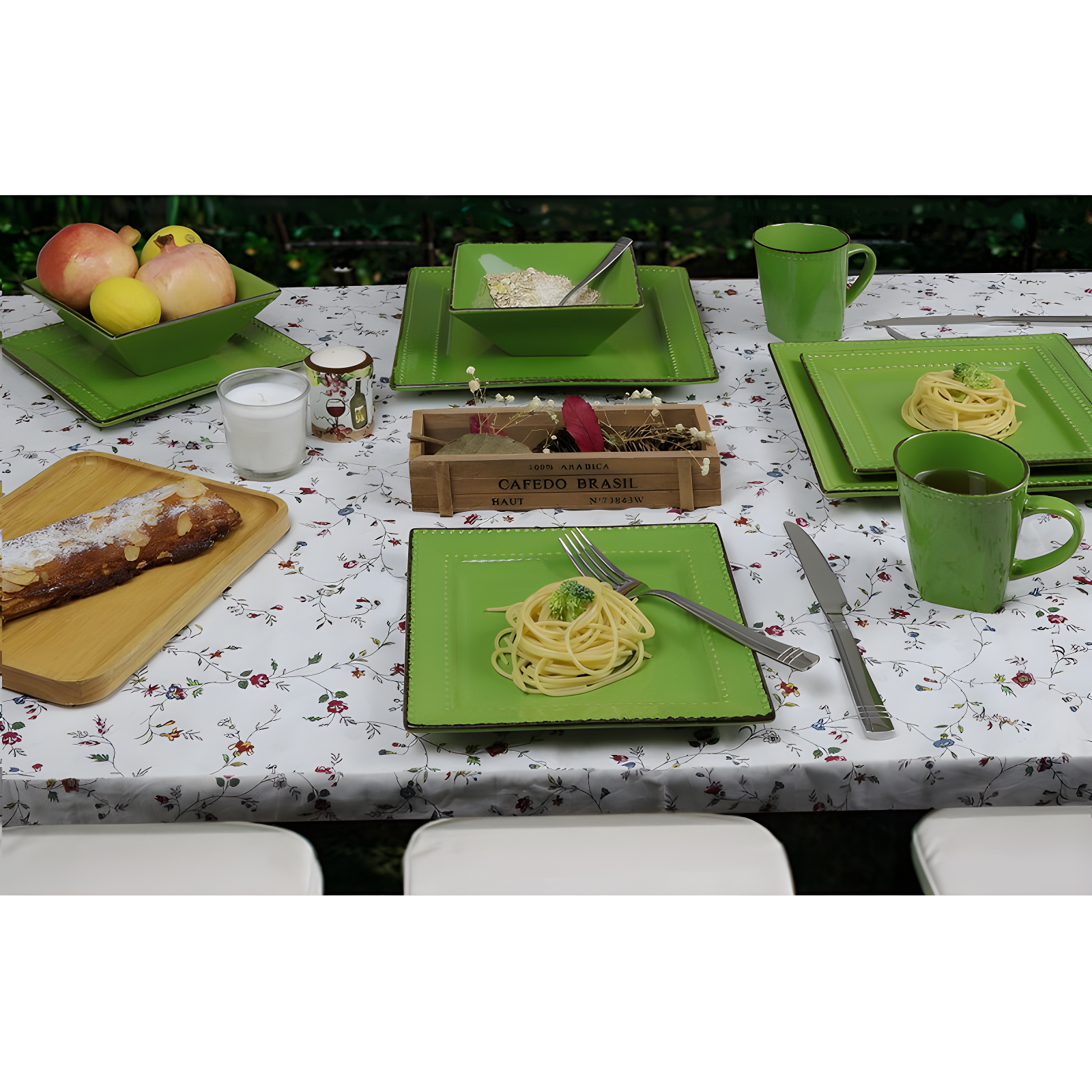 16 Piece Stoneware Dinnerware Set - Service for 4