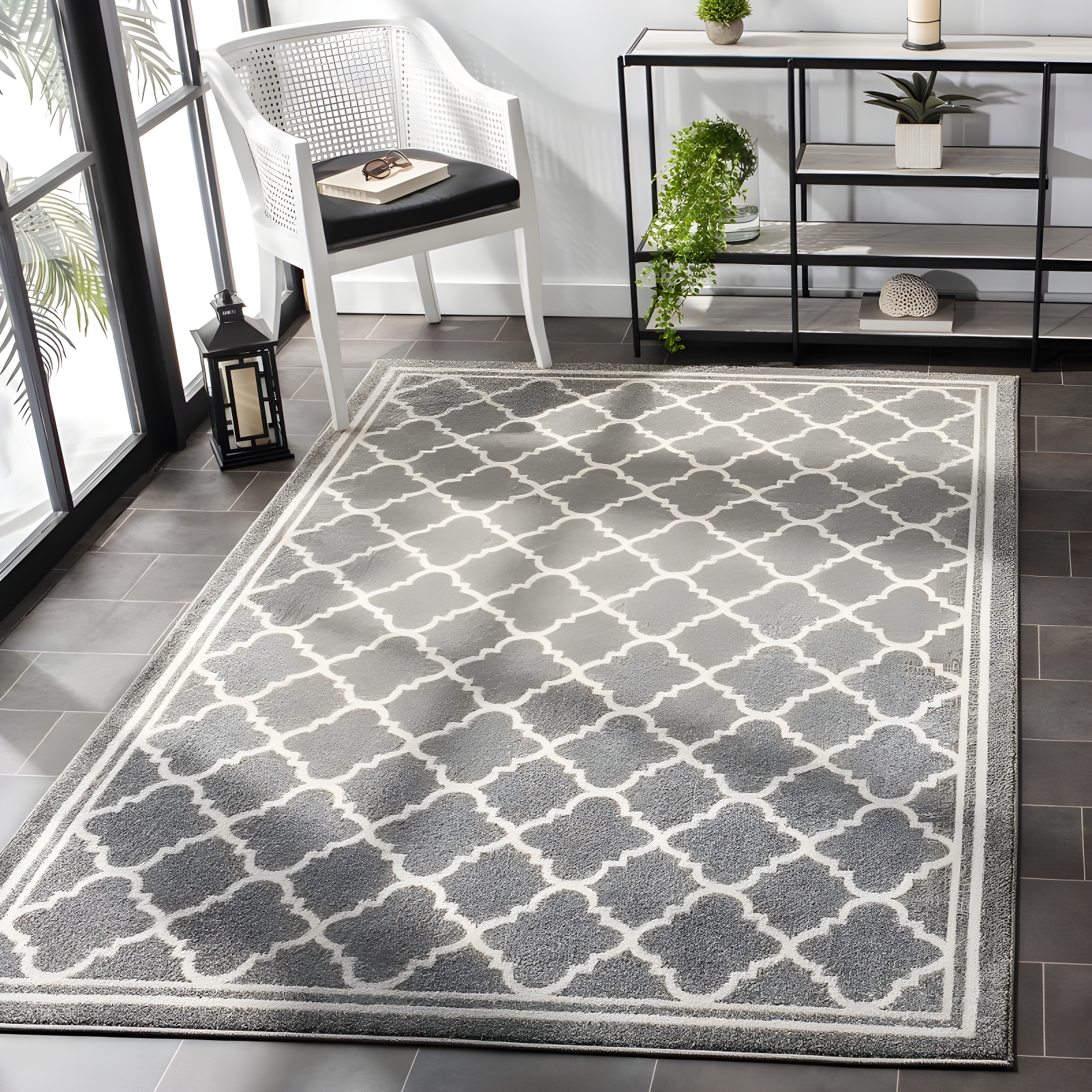 Amherst AMT422 Power Loomed Indoor Area Rug - Dark Grey/Beige - 5'x5' - Safavieh