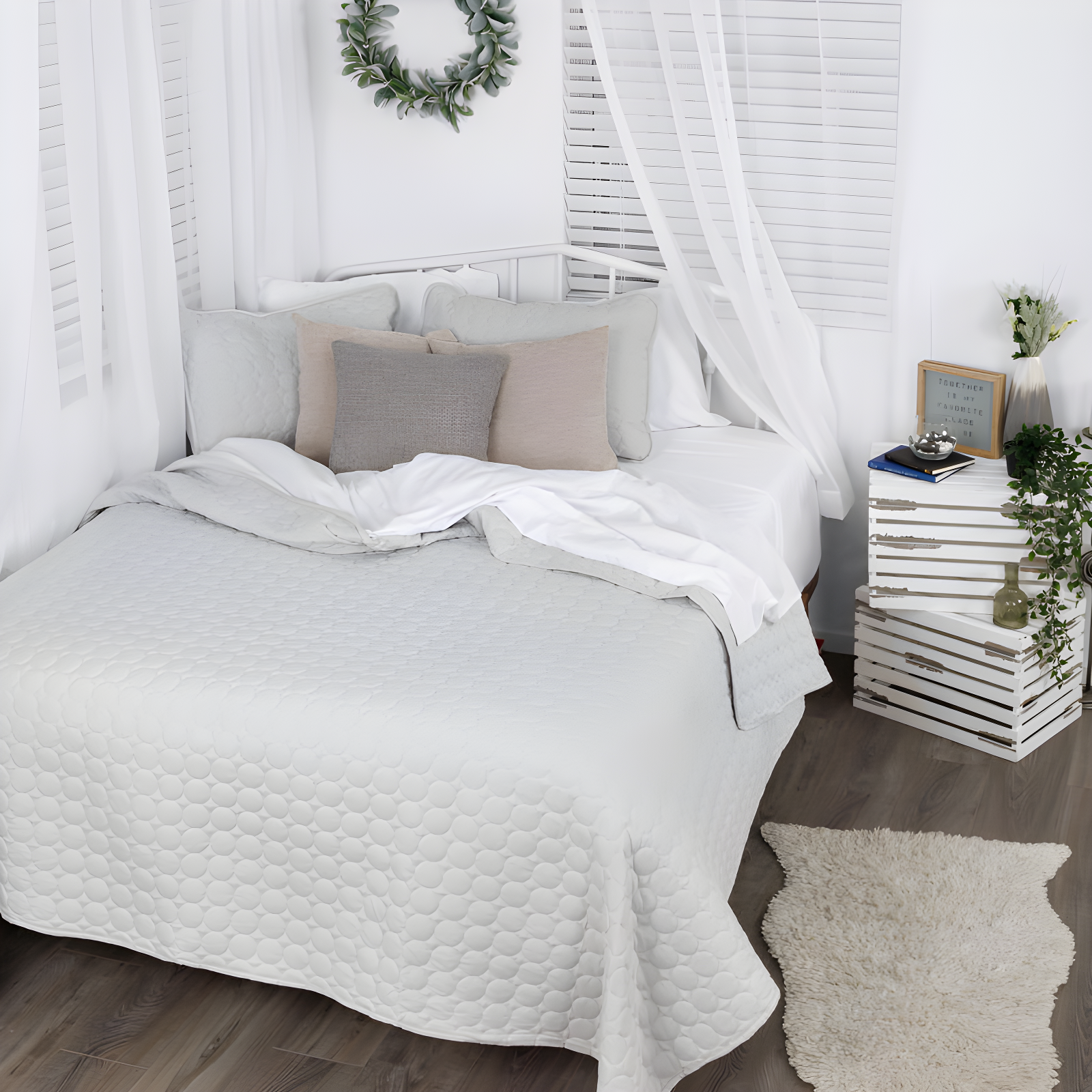 SouthShore Fine Linens Southshore Fine Linens Lightweight Oversized Reversible Quilt Set with shams