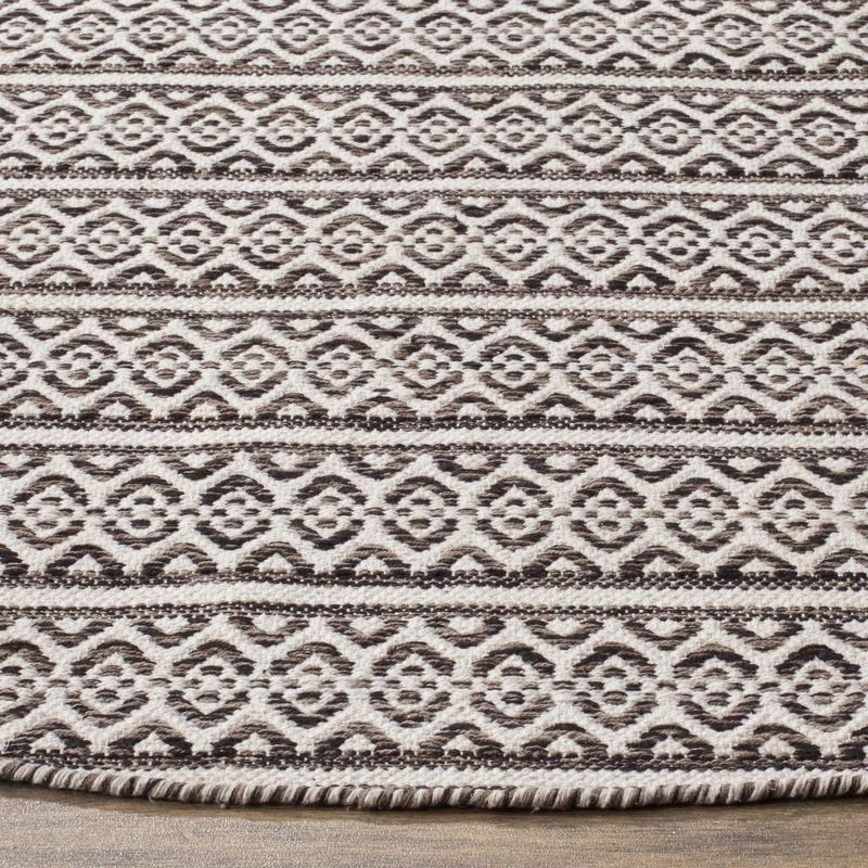 Montauk MTK341 Hand Woven Indoor Area Rug - Ivory/Black - 4' Round - Safavieh.
