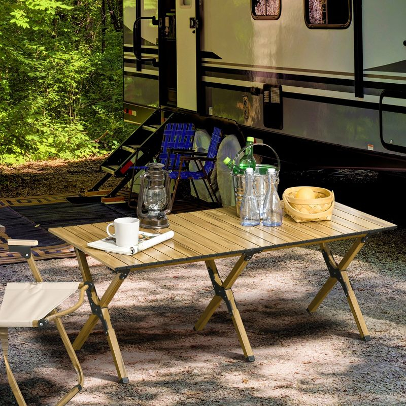 Outsunny Outdoor Portable Table with Collapsing Roll-Up Top, Folding Camping Table, Waterproof Finish, Picnic & Tailgate Table for Beach, Travel, 4'