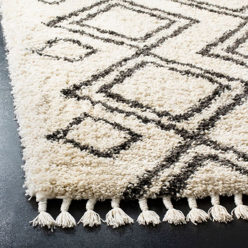 Moroccan Fringe Shag MFG247 Power Loomed Indoor Area Rug - Cream/Charcoal - 5'3"x7'6" - Safavieh.