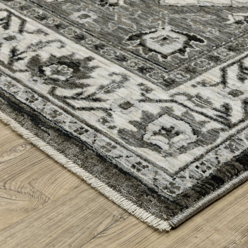 Oriental Weavers Chamberlain CH05C Charcoal/ Ivory Indoor Area Rug - 5'3" x 7'6"