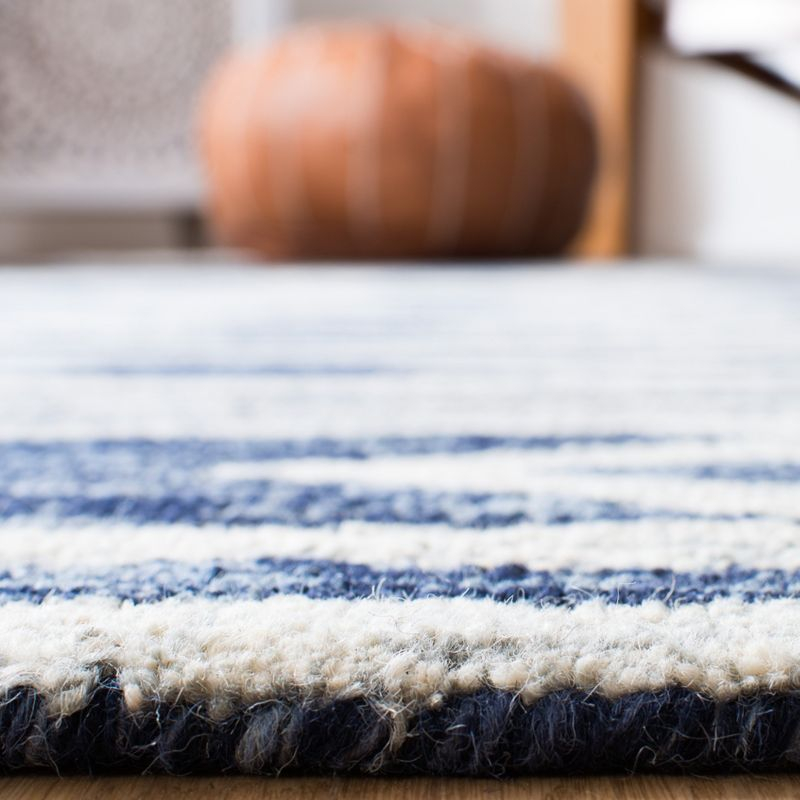 Micro-Loop MLP153 Hand Tufted Indoor Accent Rug - Navy/Ivory - 2'6"x4' - Safavieh