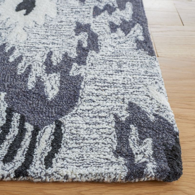 Ikat IKT652 Hand Tufted Area Rug - Grey/Black - 4'x6' - Safavieh.