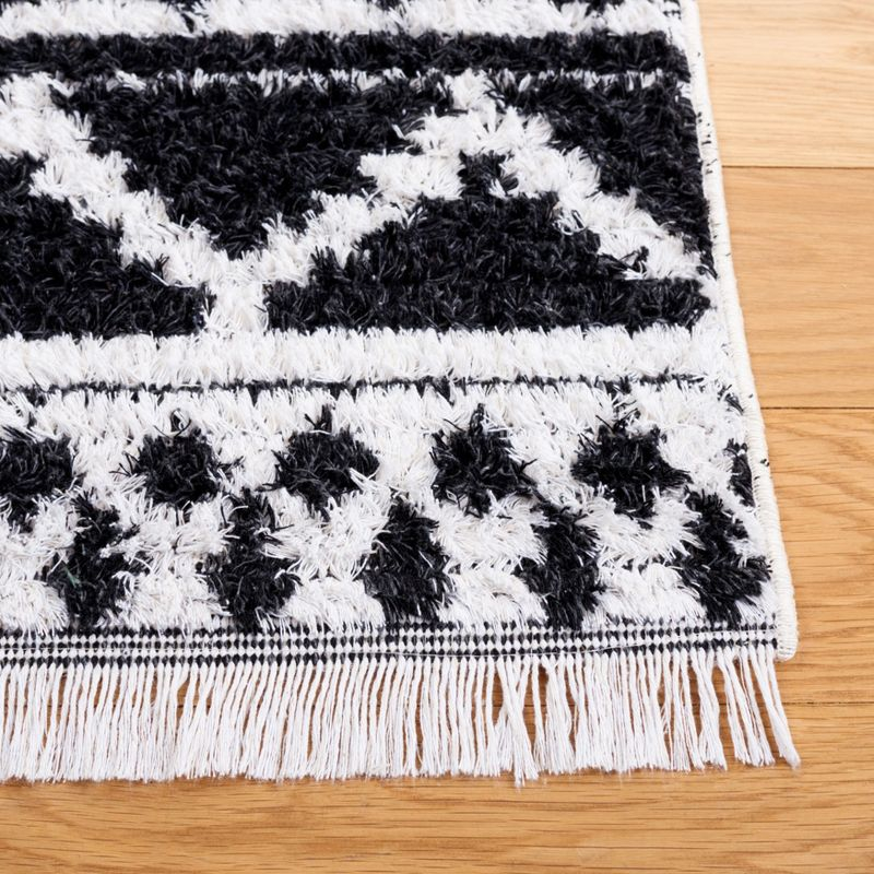 Augustine AGT847 Machine Made Indoor Area Rug - Black/Ivory - 6'-4"x9'-6" - Safavieh