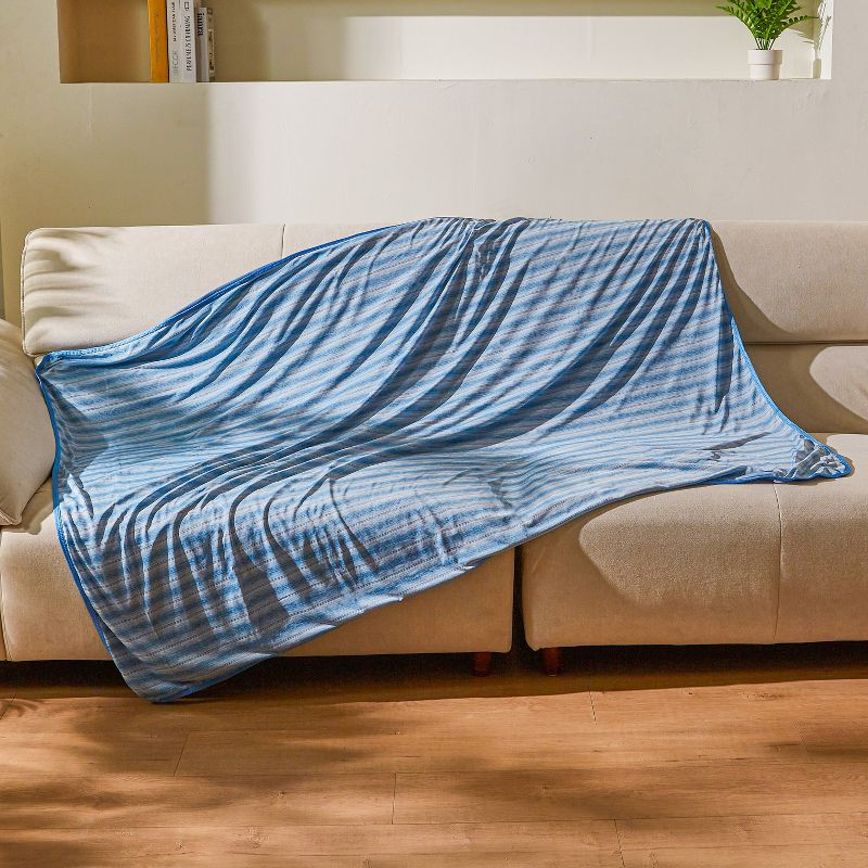 Catalonia Catalonia Lightweight Cooling Blanket for Hot Sleepers