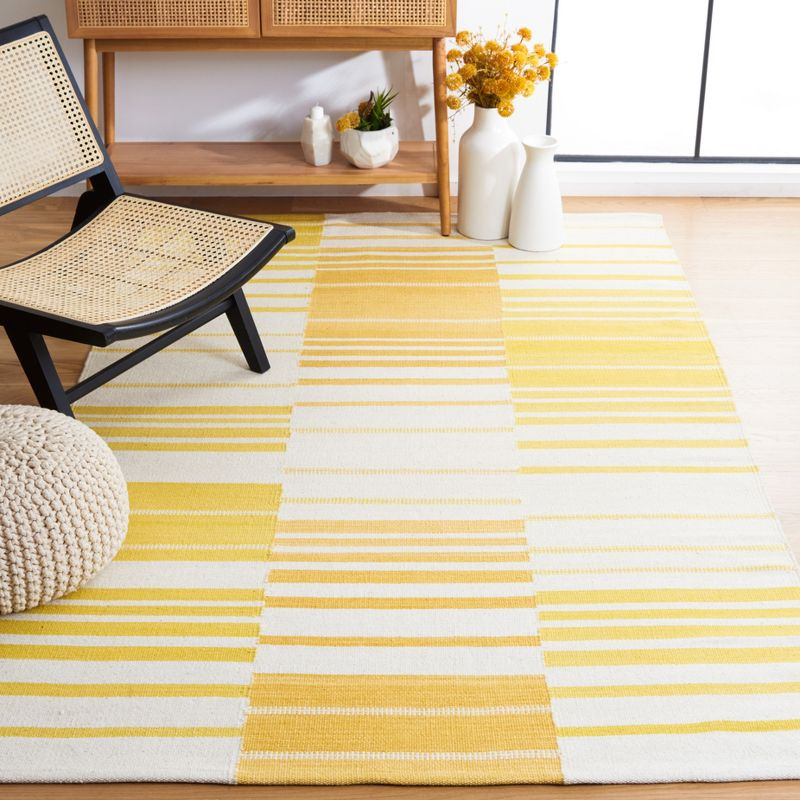 Kilim KLM953 Hand Woven Area Rug - Gold/Ivory - 4'x6' - Safavieh.