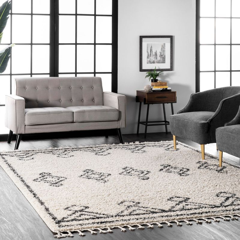Nuloom Mackie Geometric 4x6 Shag Indoor Area Rug for Living Room Bedroom Dining Room Nursery, Off White/Charcoal