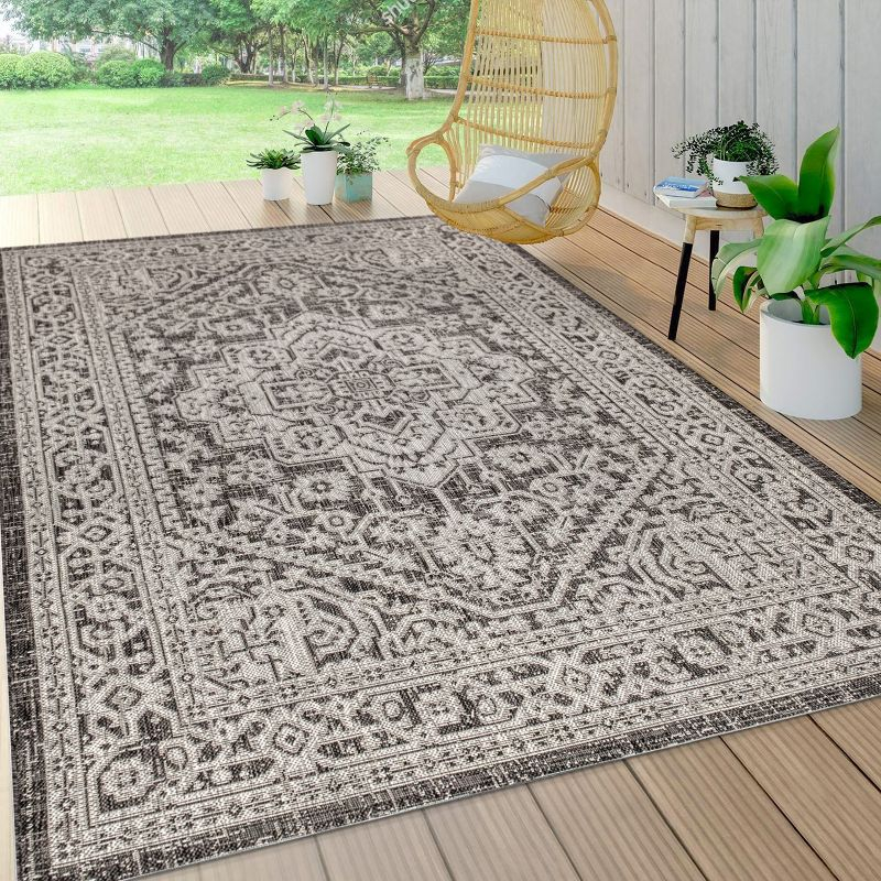 3'x5' Sinjuri Medallion Textured Weave Indoor/Outdoor Area Rug, Gray/Black - JONATHAN Y