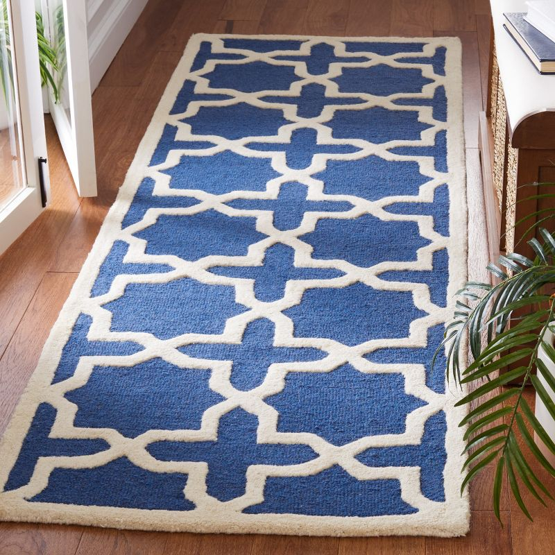 Cambridge CAM125 Tufted Indoor Area Rug - Navy Blue/Ivory - 2'6"x4' - Safavieh