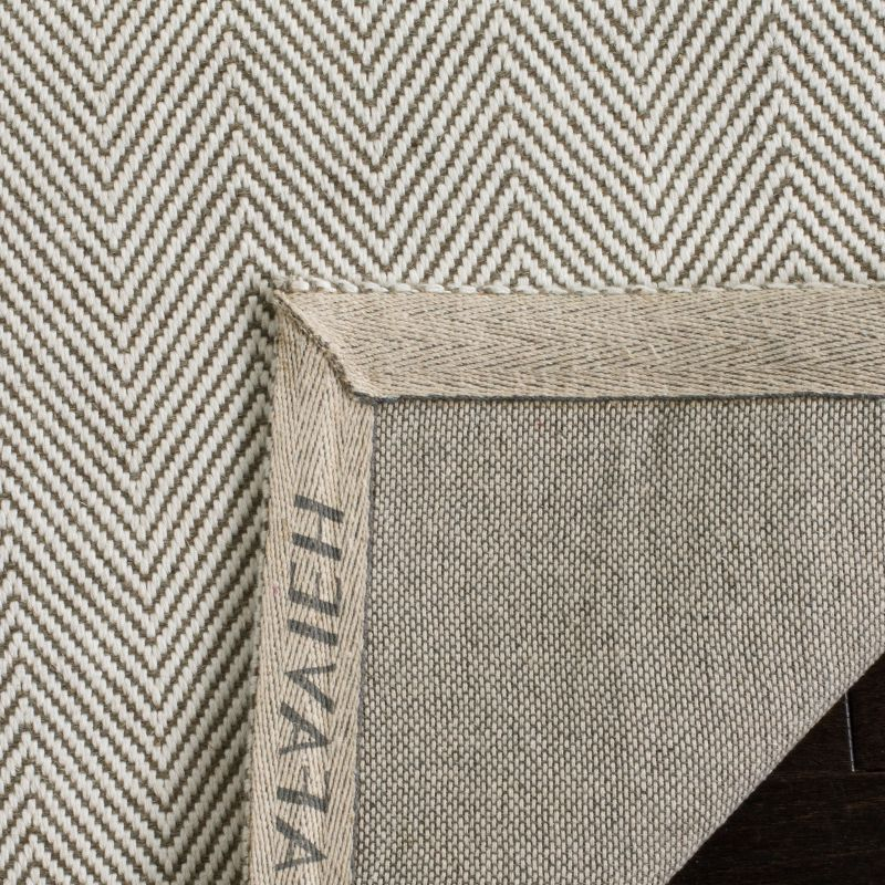 Marbella MRB721 Hand Loomed Indoor Area Rug - Silver - 5'x8' - Safavieh
