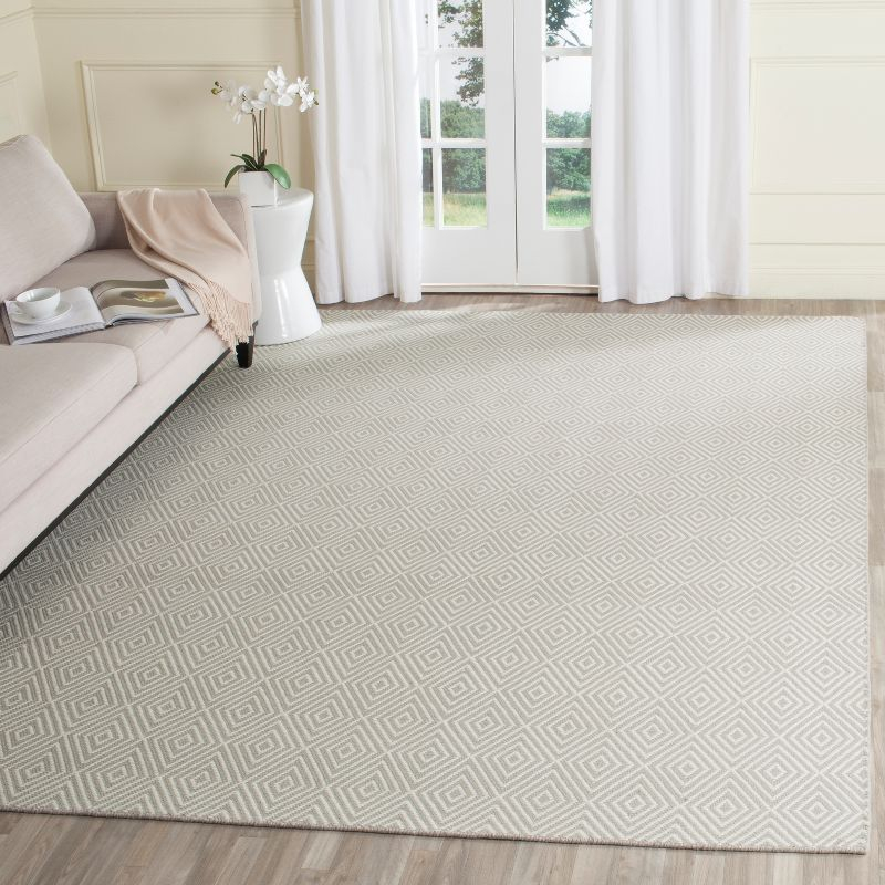 Wilton WIL715 Hand Hooked Indoor Area Rug - Light Grey/Ivory - 8'x10' - Safavieh
