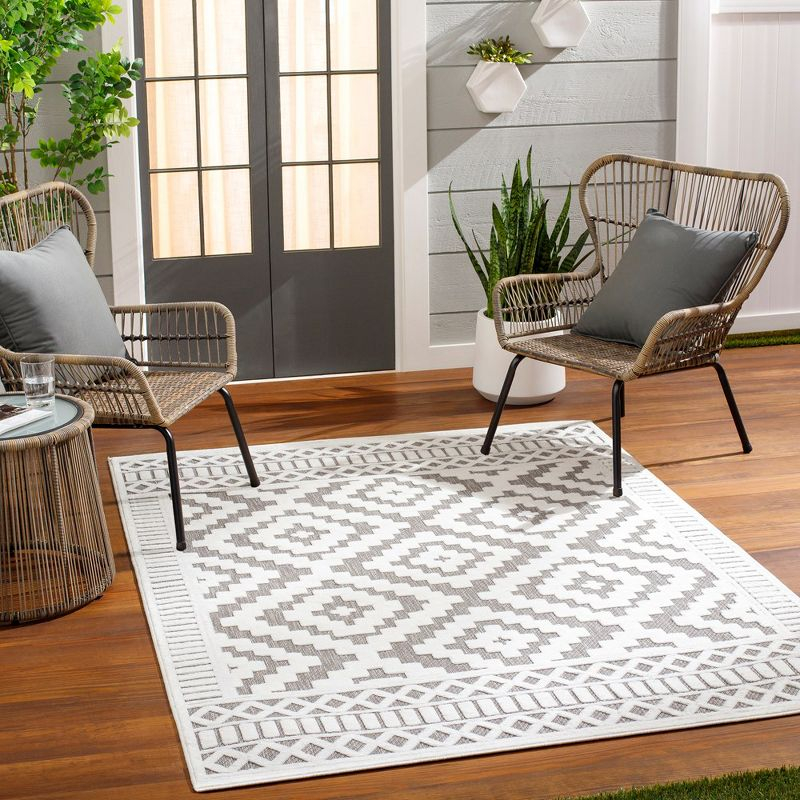 Livabliss San diego 5'3"x7' Rectangle Woven Indoor and Outdoor Area Rugs Gray
