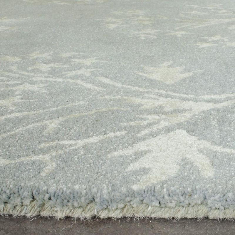 Bella BEL131 Hand Tufted Accent Rug - Light Blue/Ivory - 2'6"x4' - Safavieh.