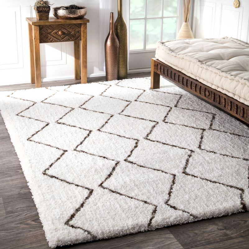 Nuloom Hand Tufted Corinth Shags Indoor Area Rug - Natural 3' 6" x 5' 6"