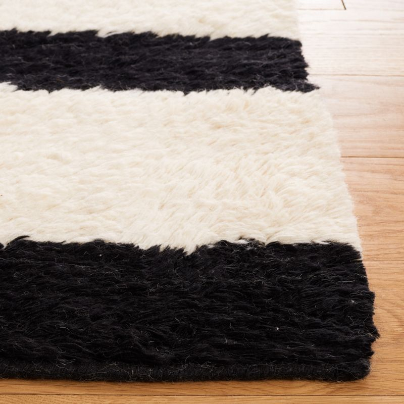 Casablanca CSB704 Hand Woven Indoor Area Rug - Black/Ivory - 6'x6' - Safavieh