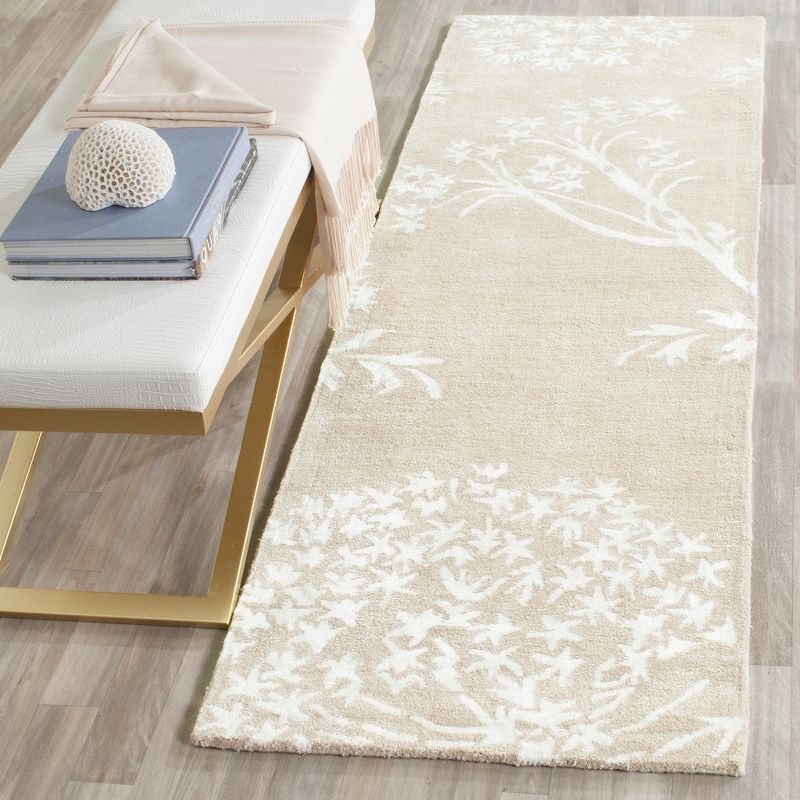Bella BEL131 Hand Tufted Runner Rug - Sand/Ivory - 2'3"x7' - Safavieh.