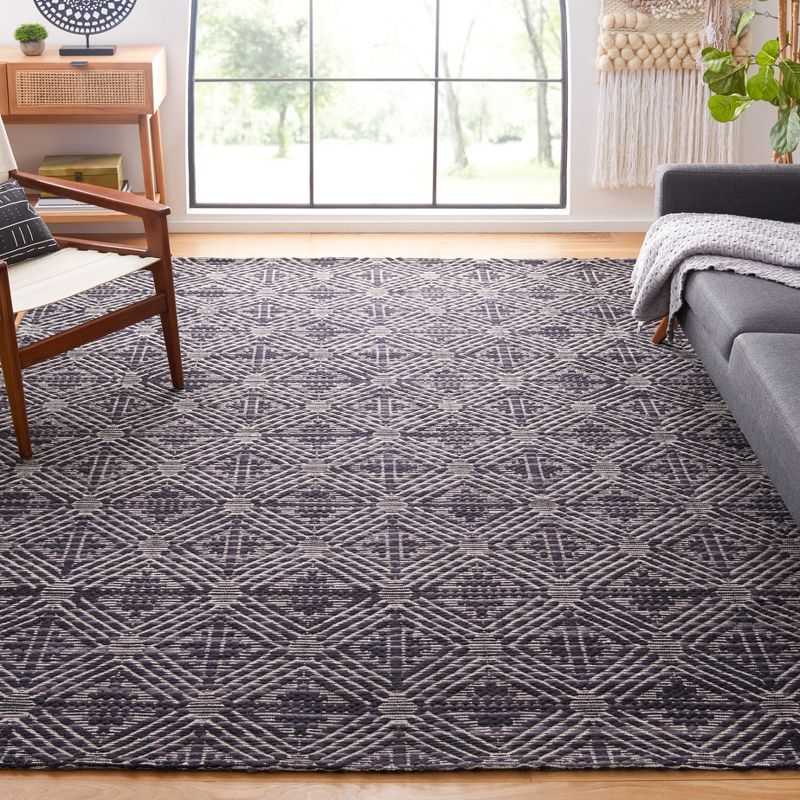 Marbella MRB451 Hand Loomed Area Rug - Black/Ivory - 6'x9' - Safavieh.