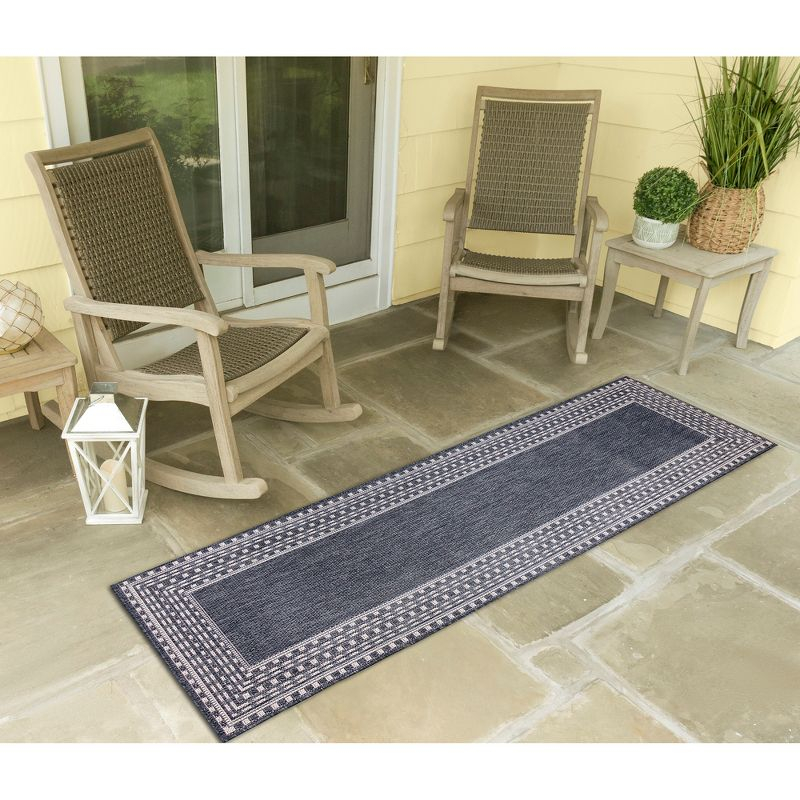 Liora Manne Malibu Etched Border Indoor/Outdoor Rug Navy 1'11" x 7'6"