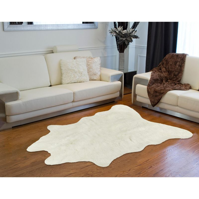 Luxe Classic Faux Hide Rug | Off-white | 5.25'x7.5'