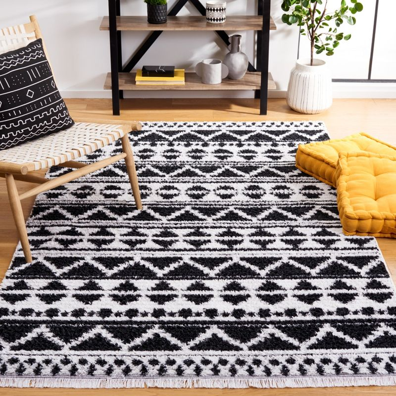Augustine AGT847 Machine Made Indoor Area Rug - Black/Ivory - 6'-4"x9'-6" - Safavieh