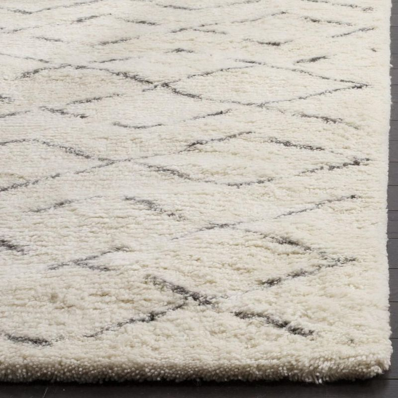 Casablanca CSB847 Hand Tufted Indoor Area Rug - Ivory/Grey - 6'x6' - Safavieh