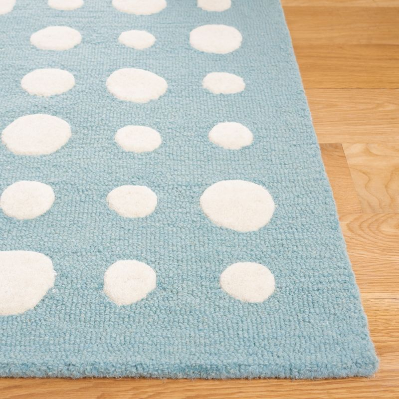 Safavieh Kids SFK926 Hand Tufted Indoor Area Rug - Blue/Ivory - 5'x5' - Safavieh