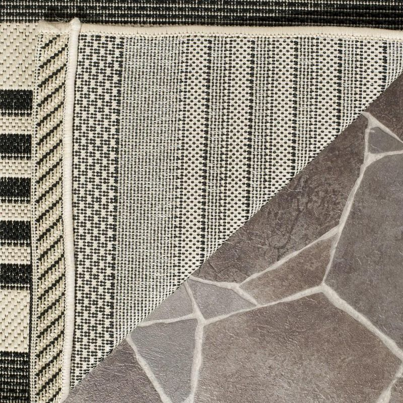 Courtyard CY6062 Power Loomed Indoor/Outdoor Runner Rug - Black/Bone - 2'3"x6'7" - Safavieh.