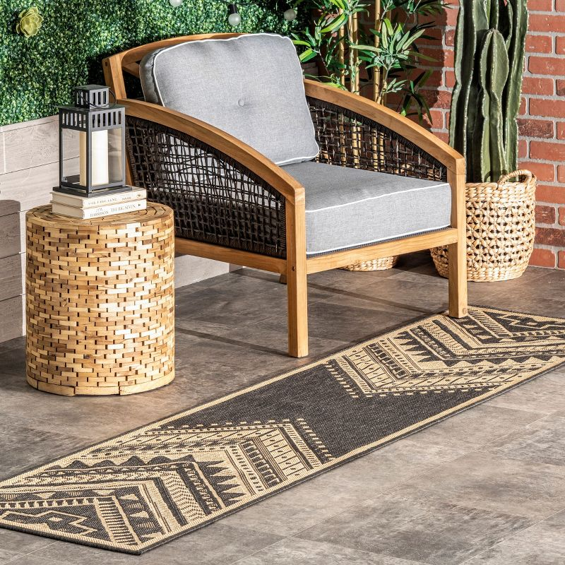 Nuloom Landry Geometric 2x8 Indoor/Outdoor Runner Rug for Living Room Patio Deck Front Porch Entryway Hallway Kitchen, Charcoal/Ivory