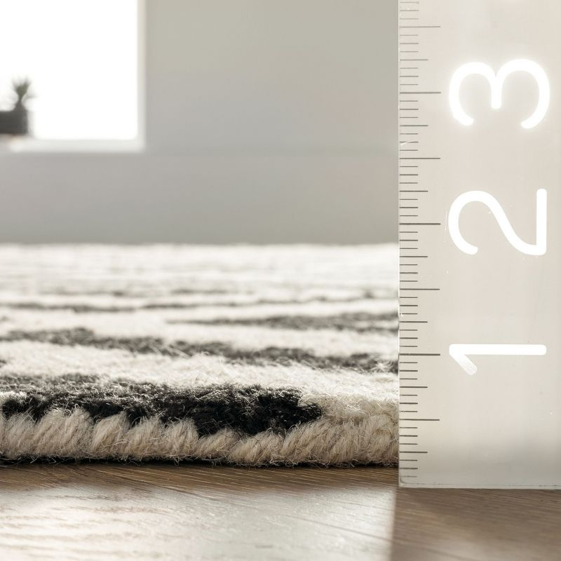 Nuloom Kellee Geometric 3x5 Wool Accent Indoor Area Rug for Living Room Bedroom Dining Room Entryway Kitchen, Beige/Brown