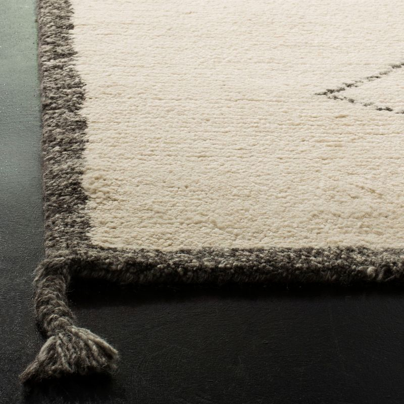 Casablanca CSB911 Hand Tufted Indoor Runner Rug - Ivory/Charcoal - 2'3"x12' - Safavieh