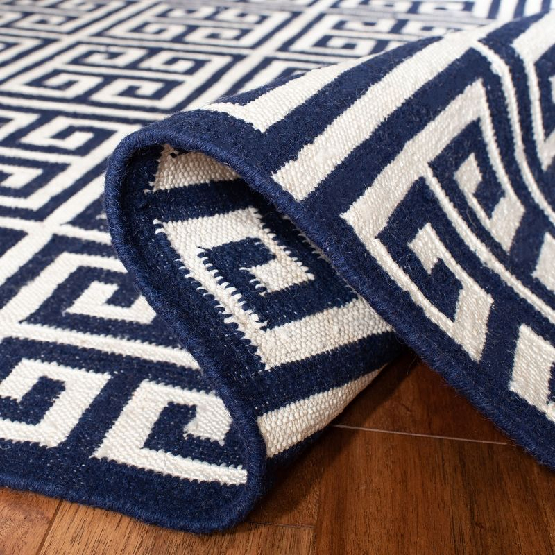 Dhurries DHU626 Hand Woven Flat Weave Accent Rug Navy / Ivory 2'-6" X 4' - Safavieh.