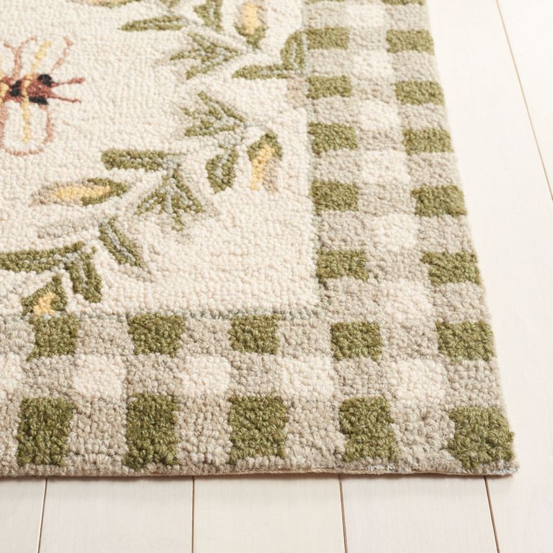 Chelsea HK55 Hand Hooked Runner Rug - Ivory/Green - 2'6"x12' - Safavieh.