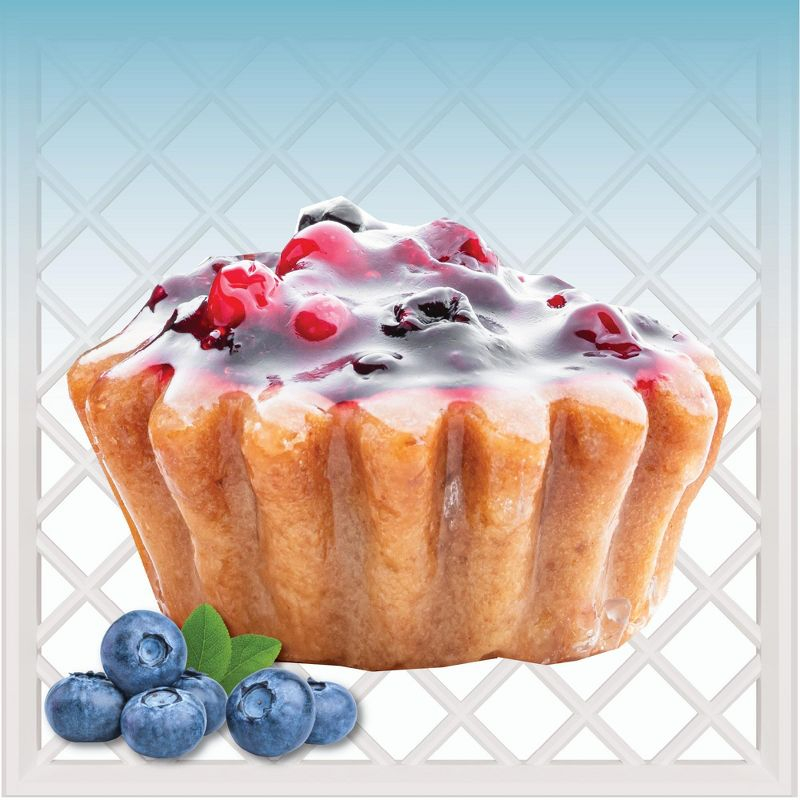 Courtside Market Strawberry Shortcake 26 oz Blueberry Muffin Striped Candle