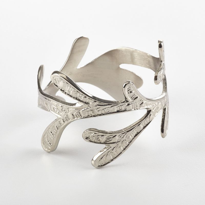 Saro Lifestyle Table Napkin Rings With Vine Leaf Design (Set of 4), Silver