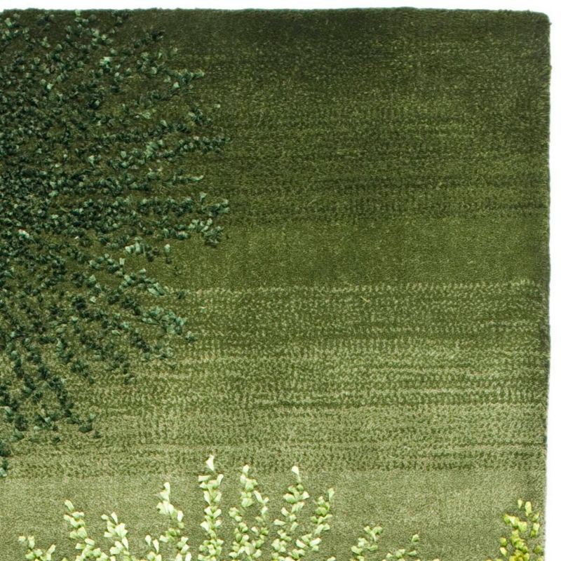 Soho SOH712 Hand Tufted Indoor Accent Rug - Green/Multi - 2'6"x4' - Safavieh.