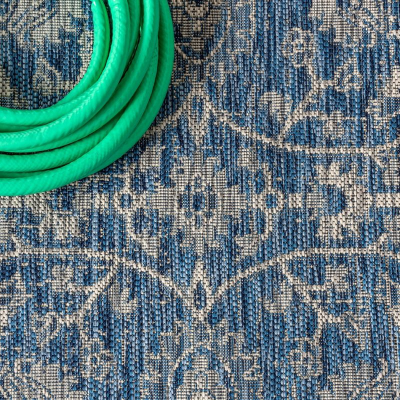 5' Round Palazzo Vine and Border Textured Weave Indoor/Outdoor Area Rug, Navy/Gray - JONATHAN Y