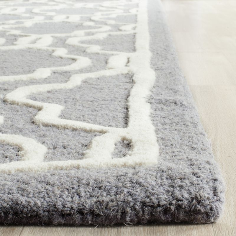 Cambridge CAM131 Tufted Indoor Accent Rug - Silver/Ivory - 3'x5' - Safavieh
