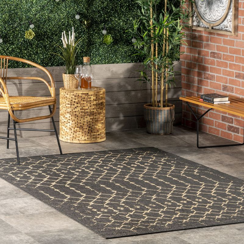 Nuloom Grayson Moroccan Trellis Indoor and Outdoor Area Rug, Gray, 6'7"x9'