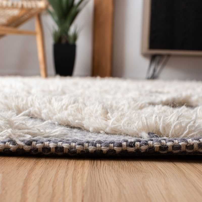 Kenya KNY331 Hand Tufted Area Rug - Grey/Ivory - 7'x7' - Safavieh.