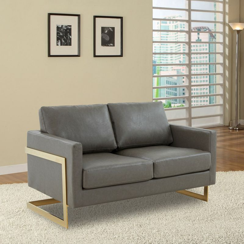 LeisureMod Lincoln Mid-Century Modern Upholstered Faux Leather Loveseat with Gold Frame in Grey