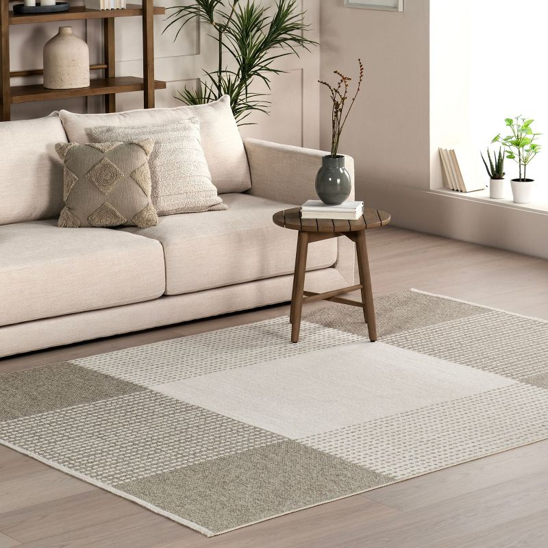 Nuloom Kirby Plaid Pet Friendly Premium Reversible Machine Washable Area Rug, 7' 10" x 10', Cream