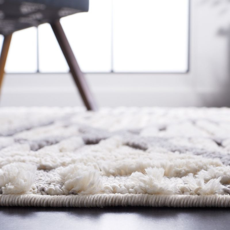 Marrakesh MRK540 Power Loomed Runner Rug - Beige/Grey - 2'2"x8' - Safavieh.