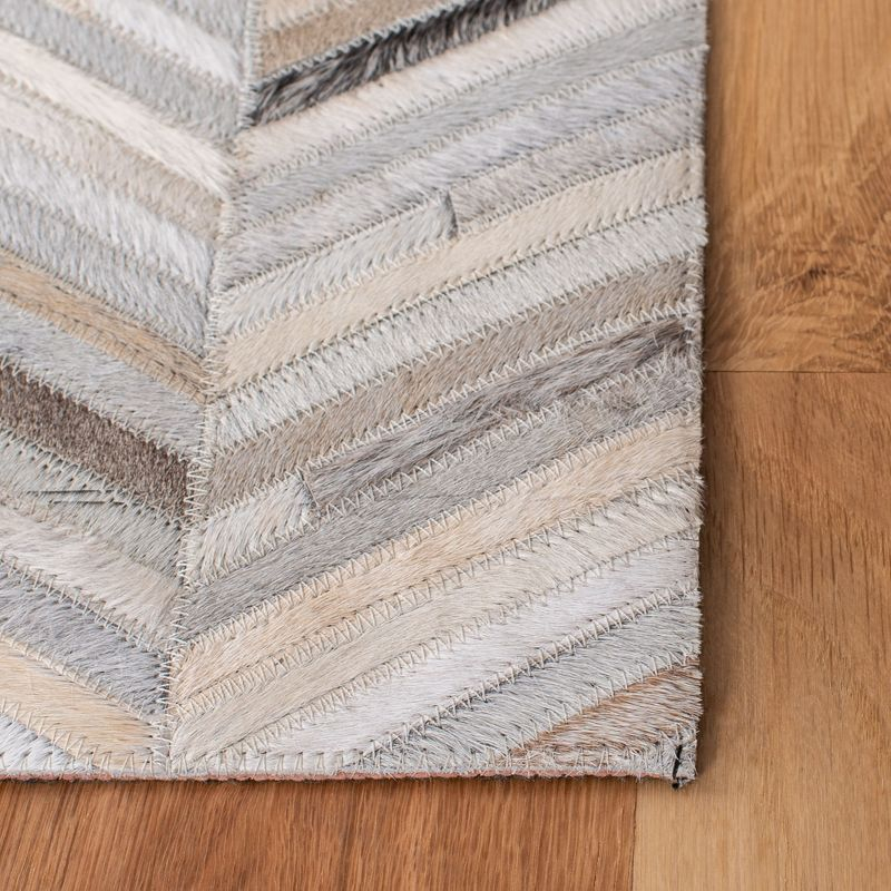 Studio Leather STL802 Hand Woven Area Rug - Ivory/Grey - 4'x6' - Safavieh.
