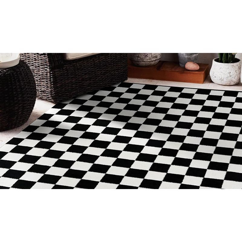 Luxe Weavers Checkered Black and White Geometric 8x10 Area Rug