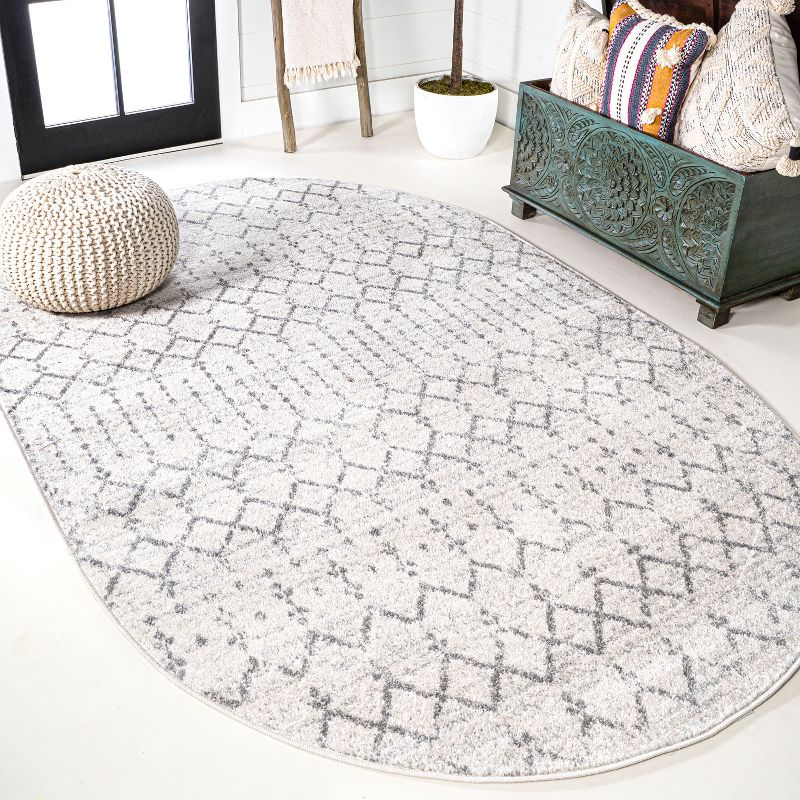 4'x6'Oval Moroccan HYPE Boho Vintage Diamond Area Rug, Cream/Gray - JONATHAN Y